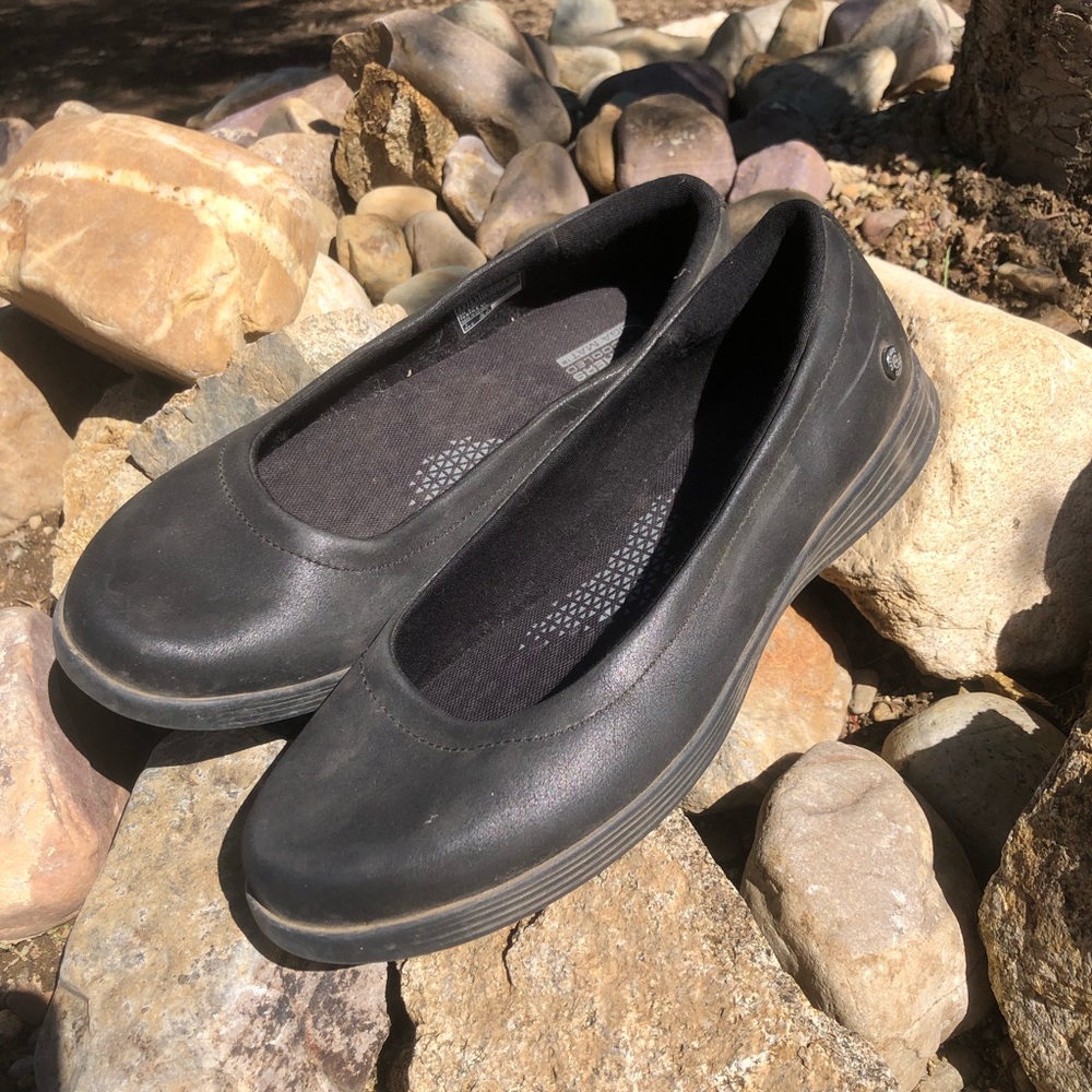 Skechers ”On The Go Dreamy Slip On“ Black Faux Leather Flats